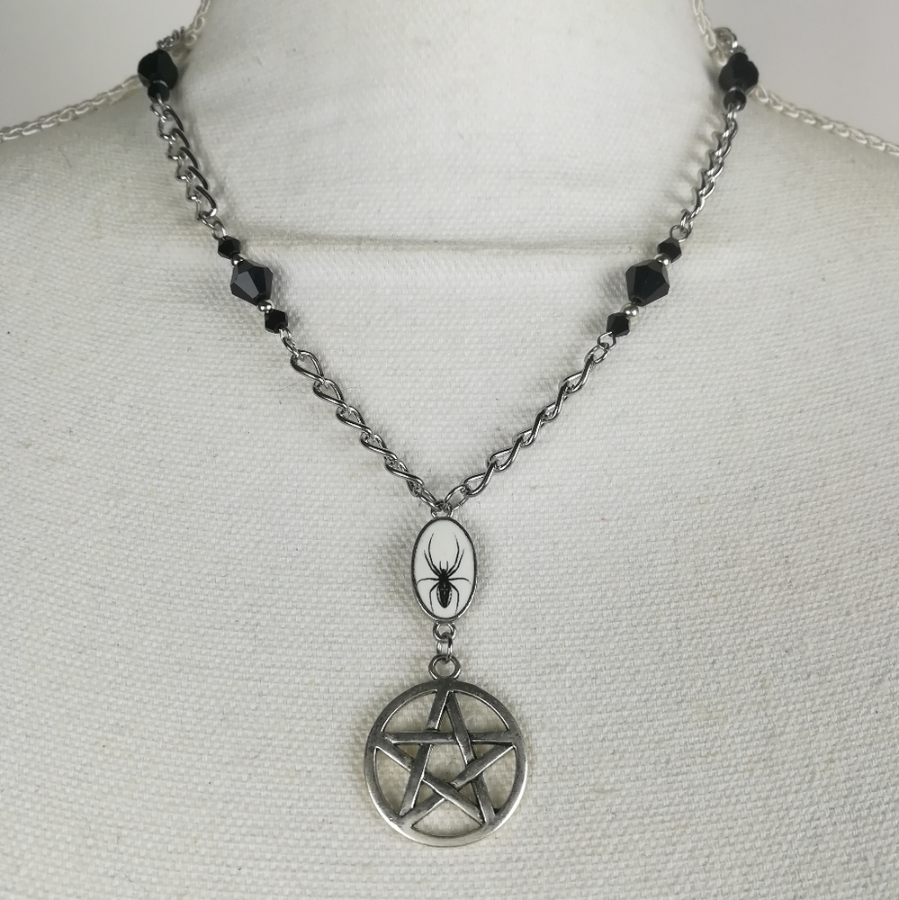 Goth Halloween spider pentacle necklace black faceted glass beads